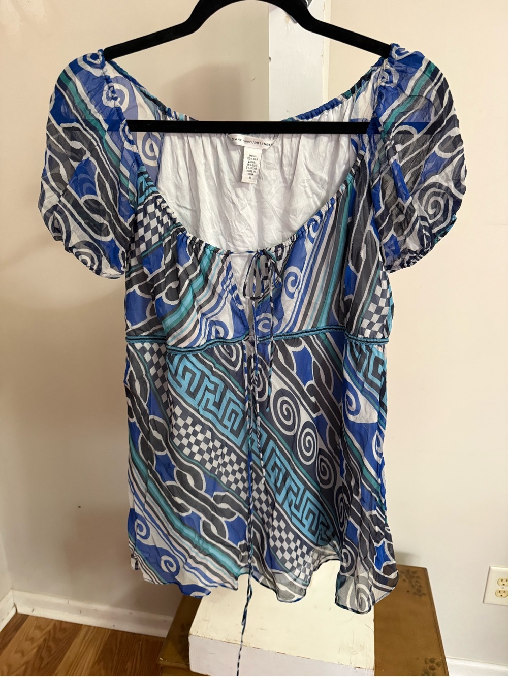 Diane von Furstenberg 100% Silk Blouse